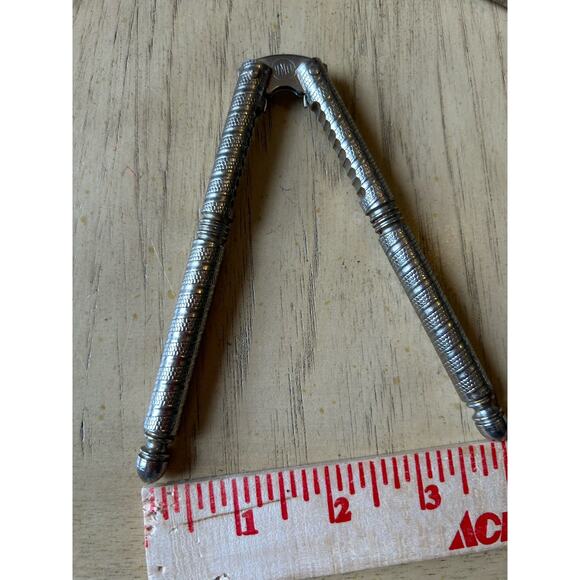 HMQ Trio Nut Crackers vintage Shell pebble hand held metal crab Nuts 1940s Lot 3 - Picture 5 of 8